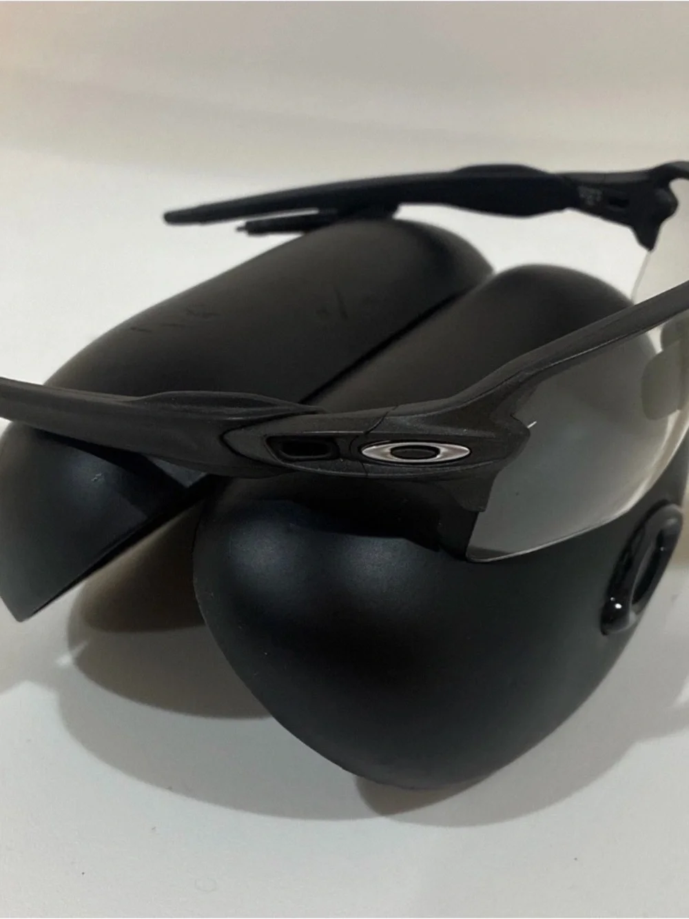 Oakley Flak 2.0 XL Sunglasses OO9188 59-12-13Clear Black Irid Photochromic Lens